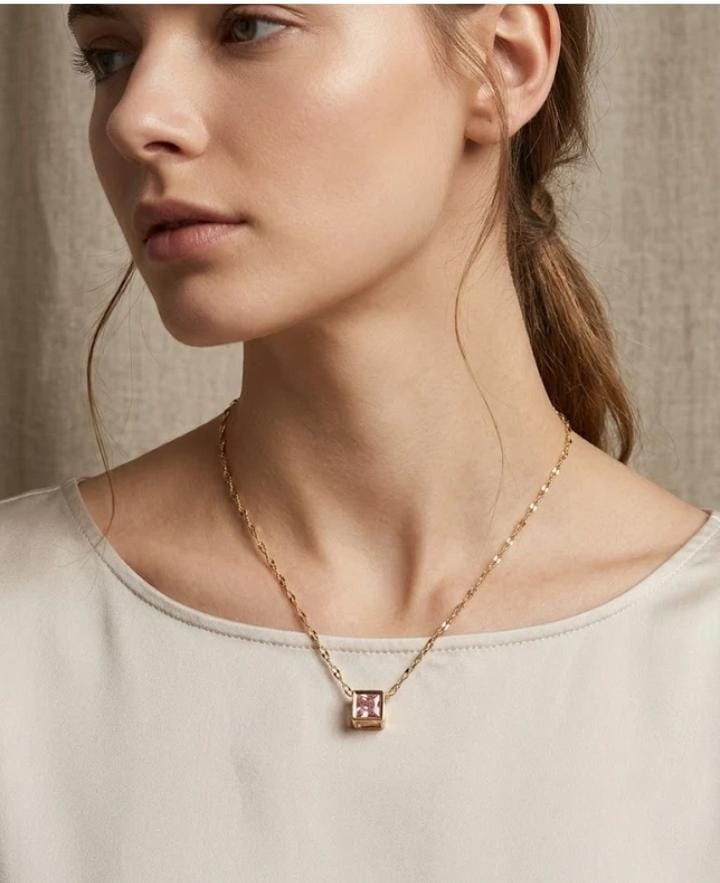 Elegant 18K Gold Plated Pink Crystal Pendant Necklace